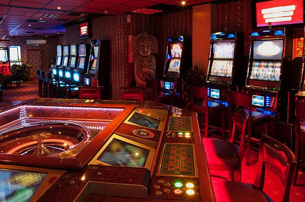 Close-up of card arrangement screen on asiabet during a Capsa Susun round